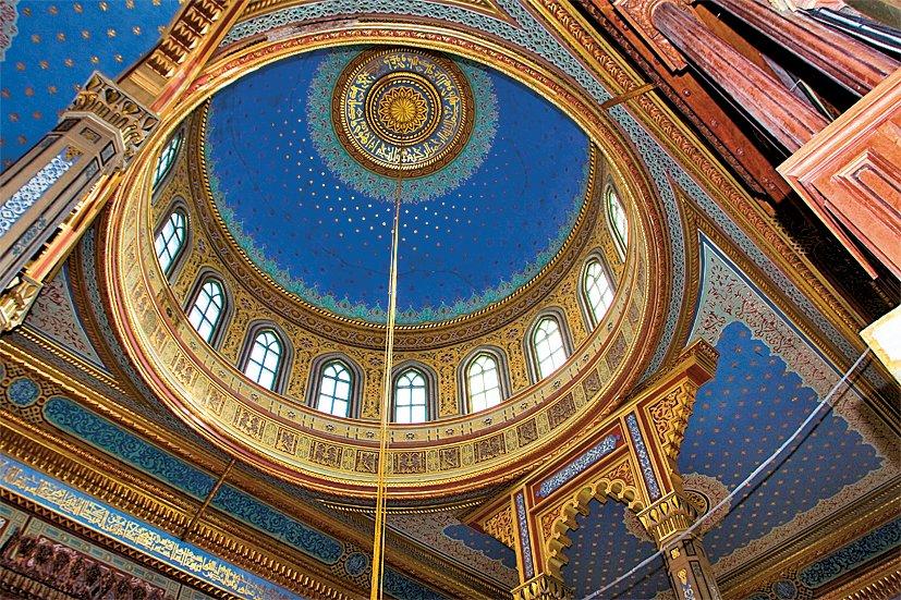 Yıldız Camii’nin kubbe içi