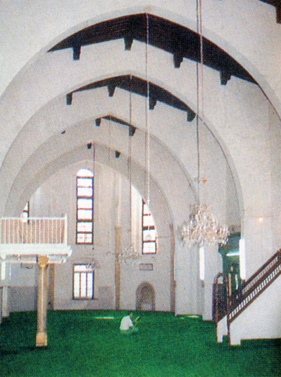 Ömeriye Camii’nin içinden bir görünüş