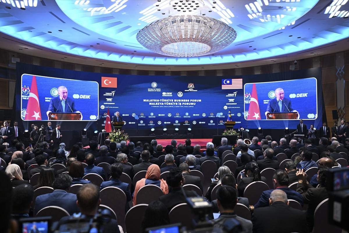 AA-20250211-37017379-37017371-CUMHURBASKANI_ERDOGAN_MALEZYADA.jpg