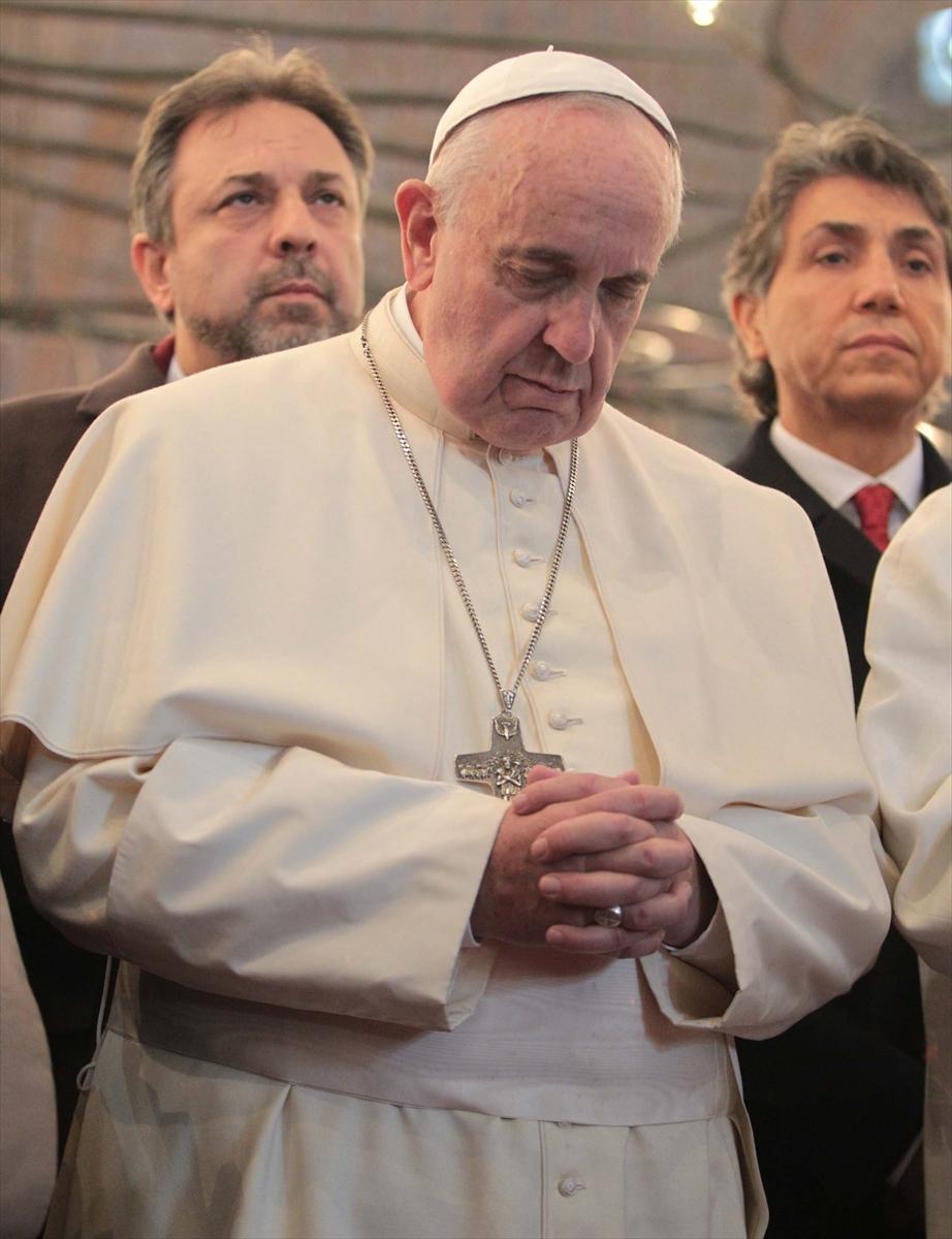 AA-20250421-37697639-37697637-VATIKAN_KATOLIKLERIN_RUHANI_LIDERI_VE_VATIKAN_DEVLET_BASKANI_PAPA_FRANCISCUS_HAYATINI_KAYBETTI.jpg