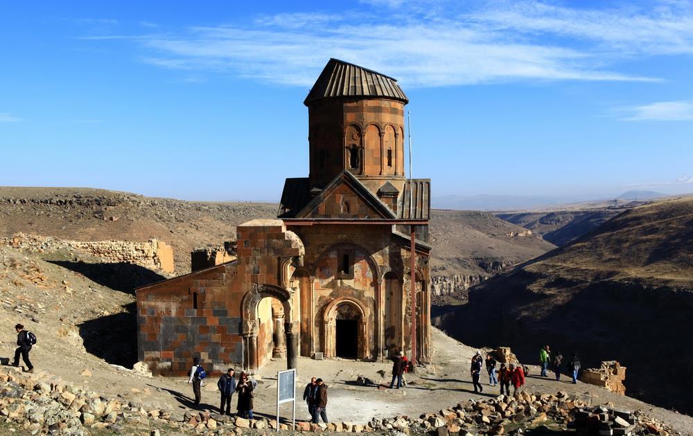 217365,tigran-honentsjpg (1).png