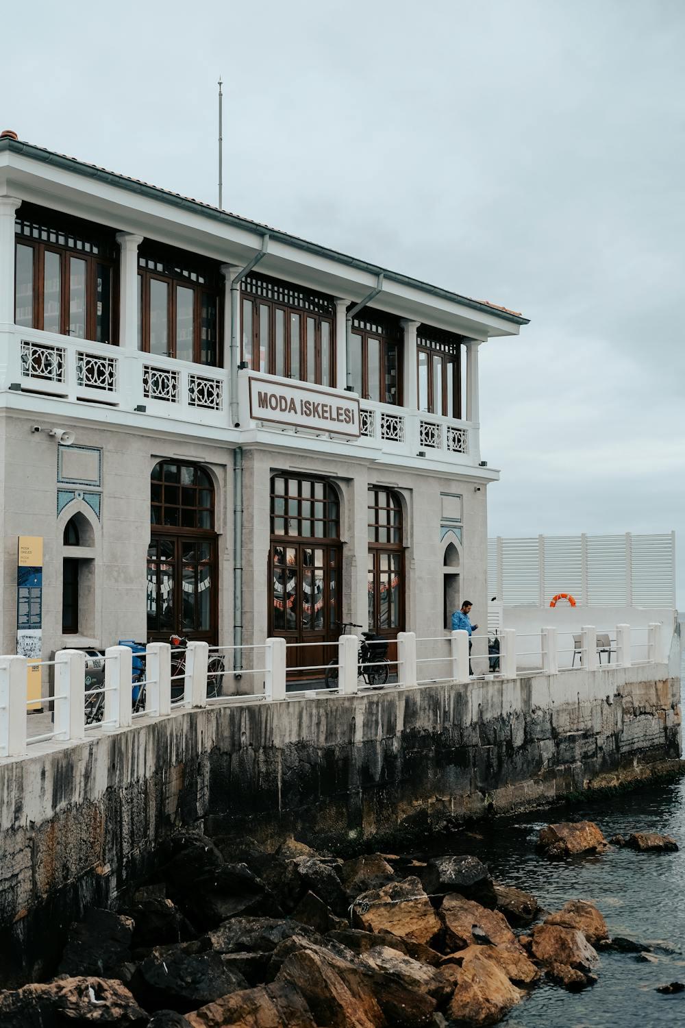 free-photo-of-kayalar-iskele-rihtim-cephe.jpeg