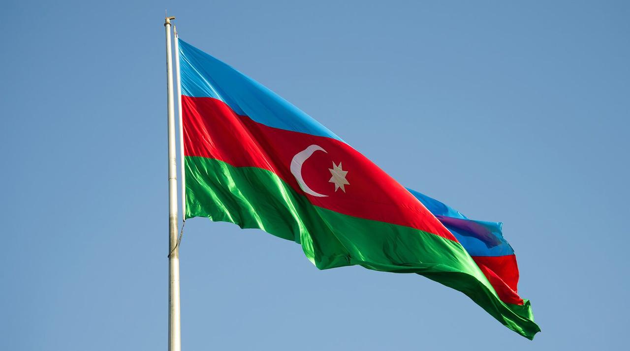 Azerbaycan-Cumhuriyeti-Bayragi.jpg