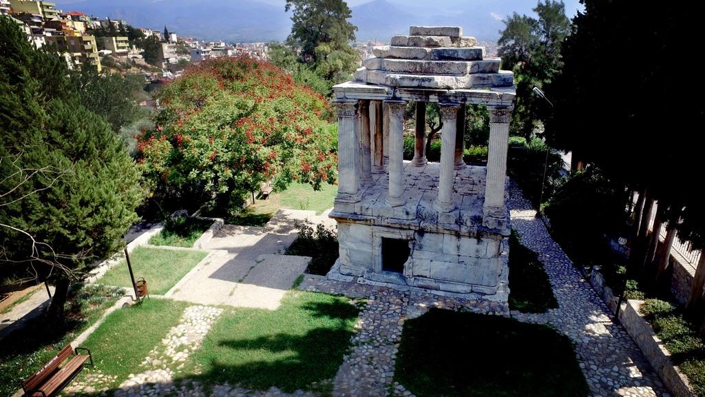 mezarr.jpg