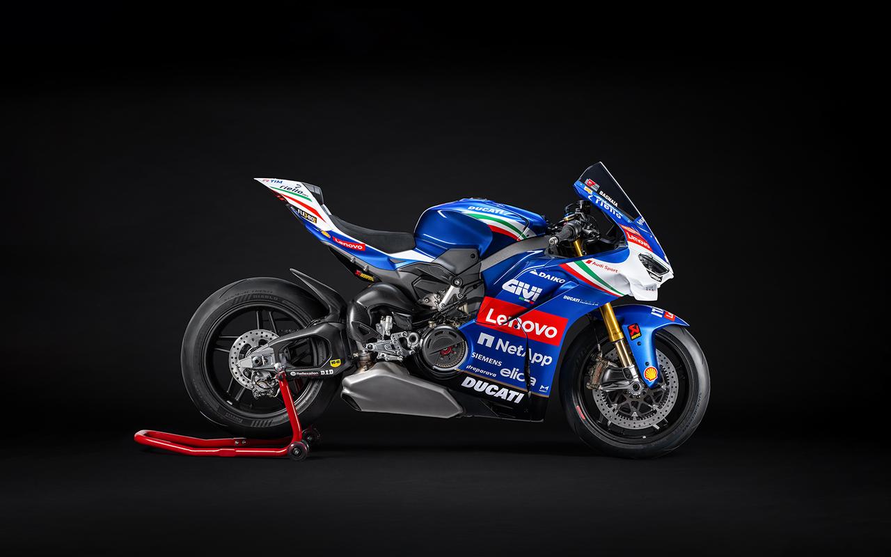 Ducati-MY25-Panigale-V4-Tricolore-Italia-overview-hero-1600x1000.jpg