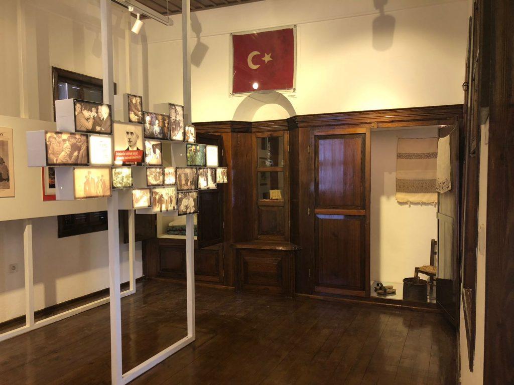 İsmet-İnönü-Anı-Evi-ve-Kitaplığı-14-1024x768.jpg