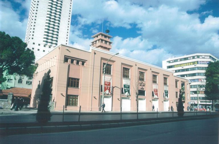 Acilis ön cephe.jpg