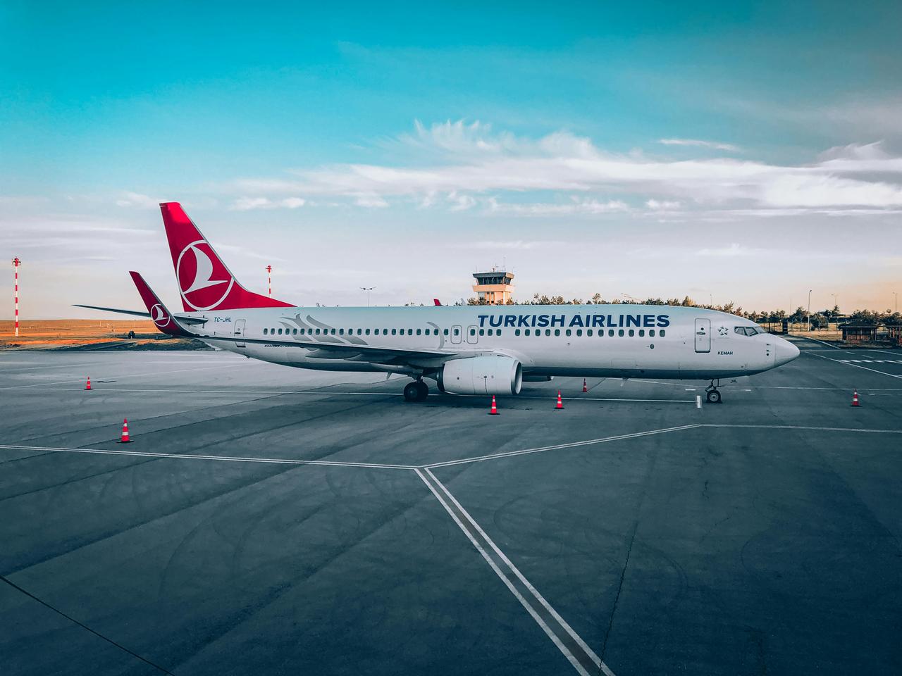 Türk Hava Yolları (THY)