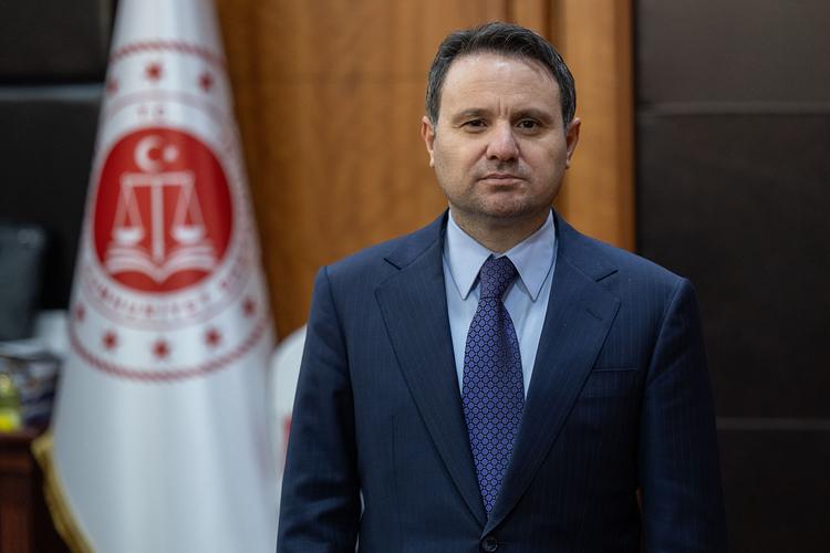 Akın Gürlek Bilgi.jpg