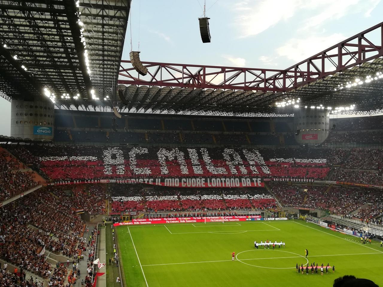 chatst2-stadium-2753288_1920.jpg