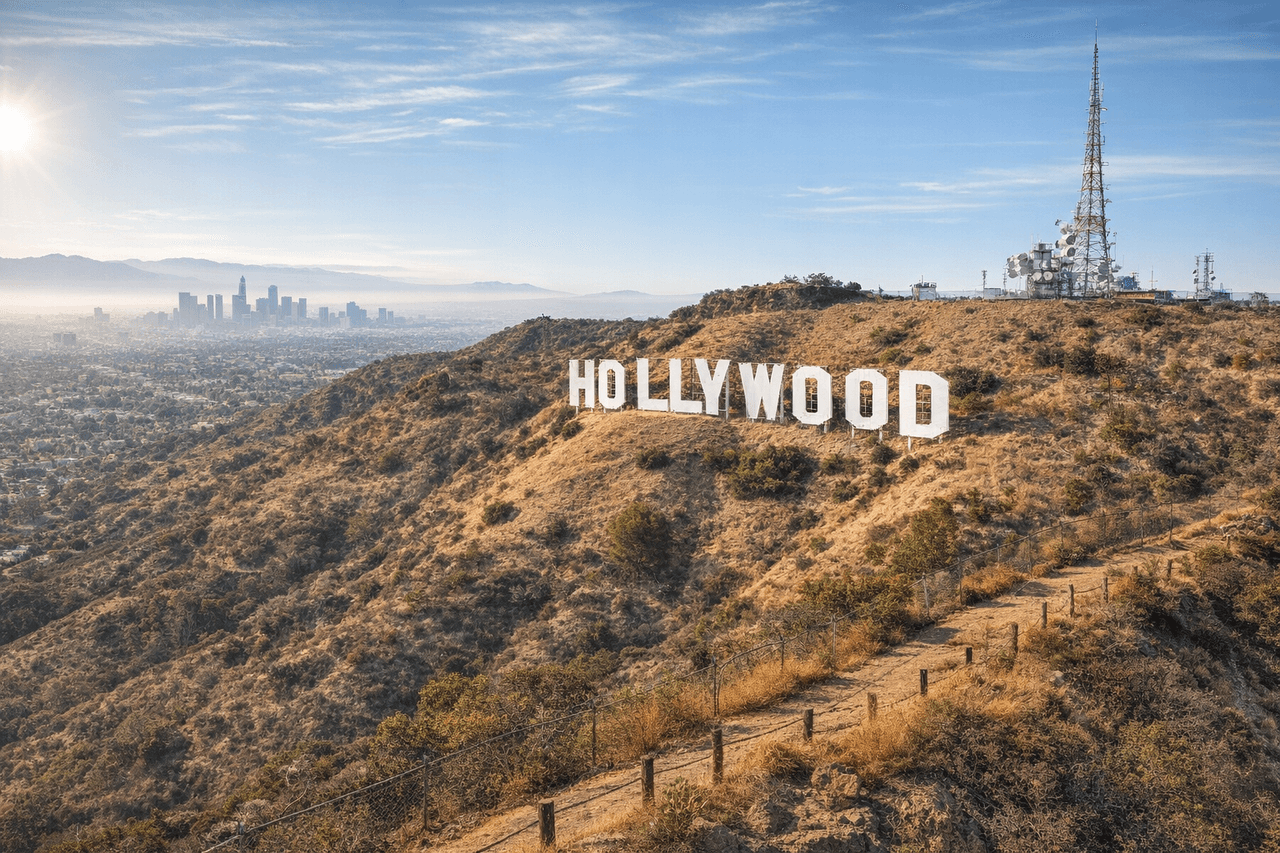 Hollywood Tepesi ve Los Angeles Manzarası.png