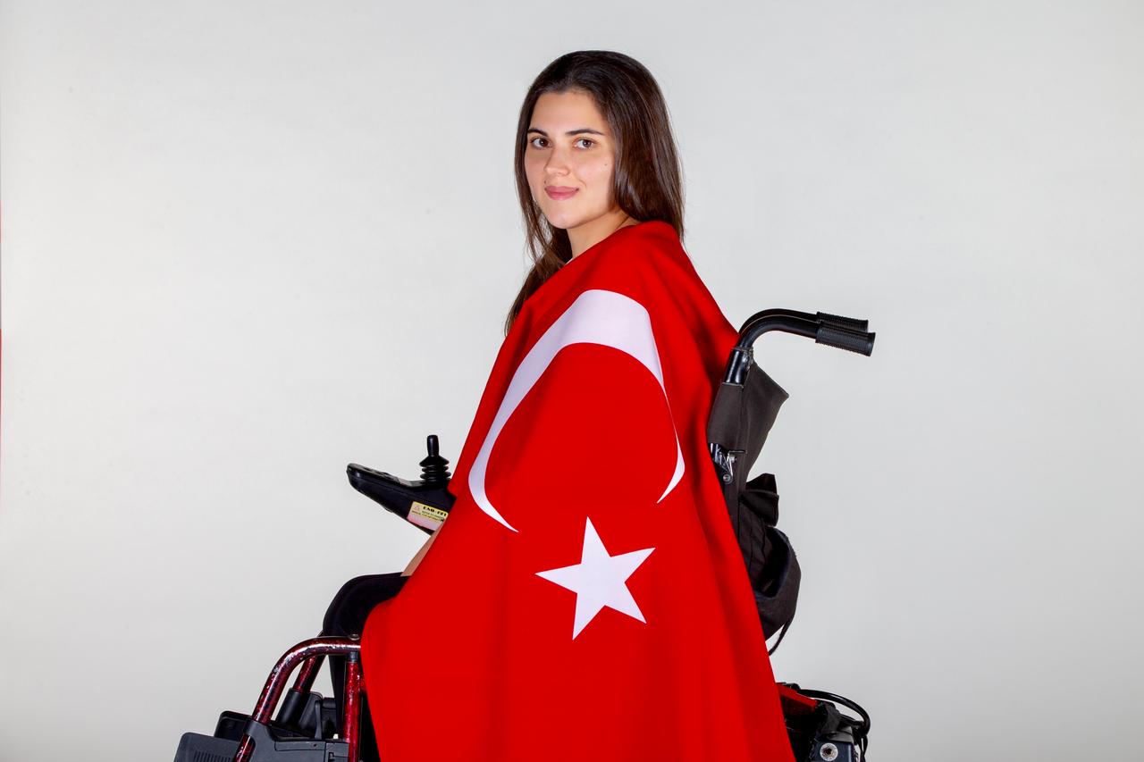 Elif İldem