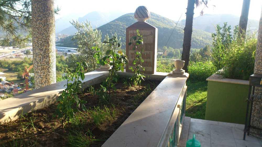 Karıncalı Dede Türbesi