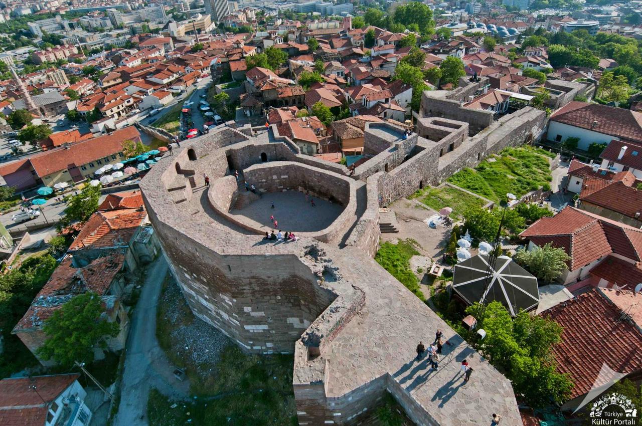 ANKARA-HAVADAN ULUS-HAMİT HALÇIN (3) logolu.jpg