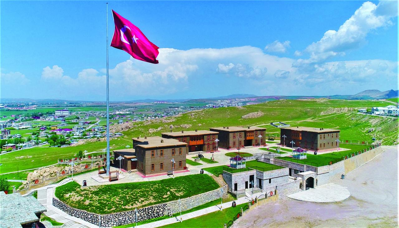 van_evleri-3AZ3JN2_6044-tr bilgi kartı.jpg