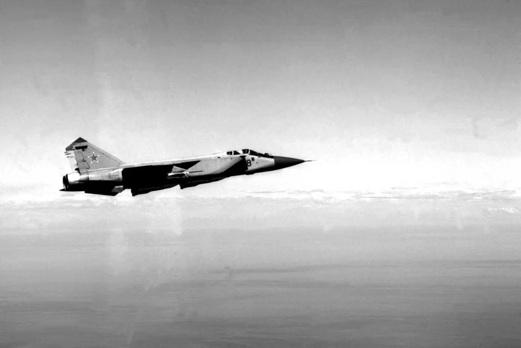 a-right-side-view-of-a-soviet-mig-31-foxhound-fighter-aircraft-in-flight-5ff318-1024.webp