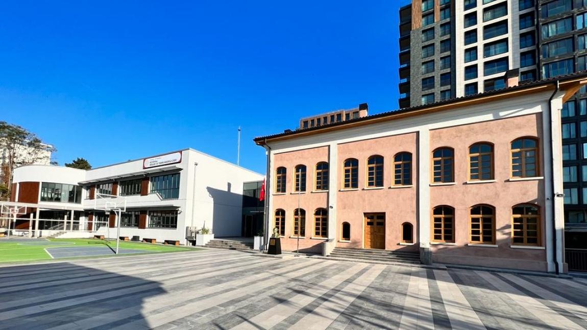 Zeytinburnu Büyükyalı Mesleki ve Teknik Anadolu Lisesi