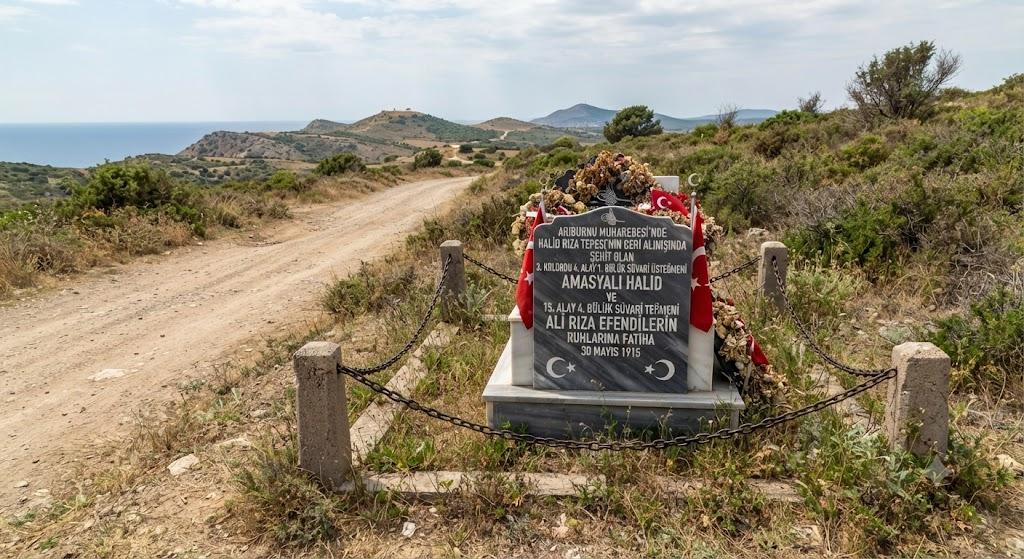 Üsteğmen Halid Efendi ve Teğmen Ali Rıza Efendi Şehitliği