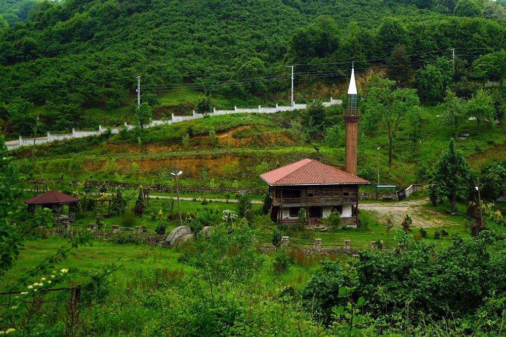 Hemşin Köyü Camii