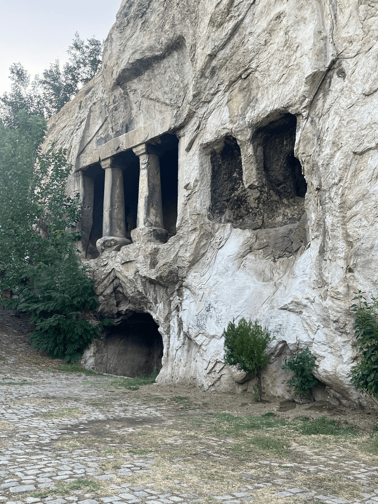 İskilip Kaya Mezarları.
