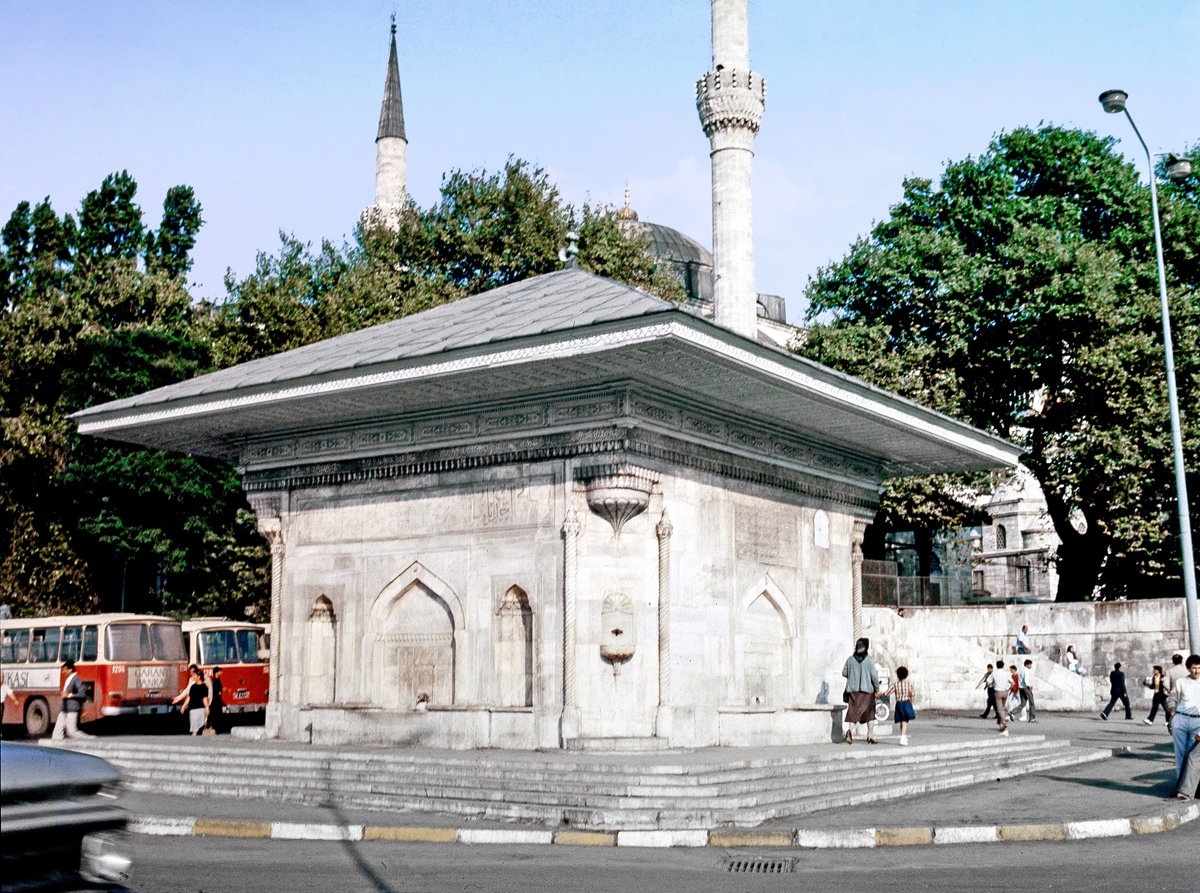 Üsküdar İskele Meydanı’ndaki III. Ahmed Çeşmesi