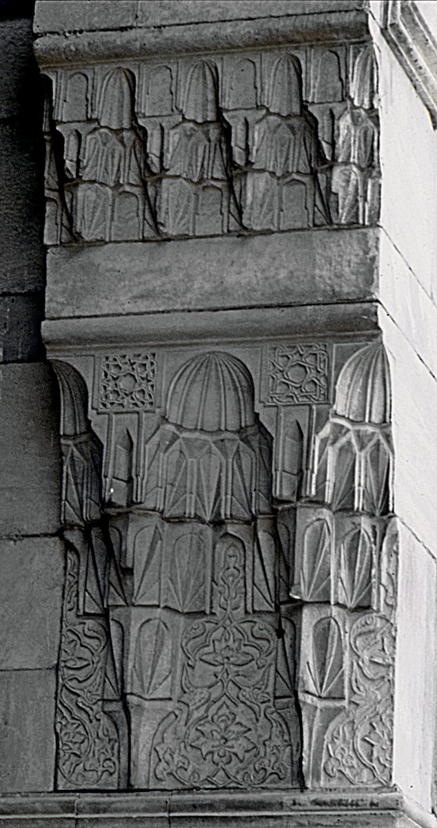 Fîruz Bey Camii’nden bir taş süsleme örneği