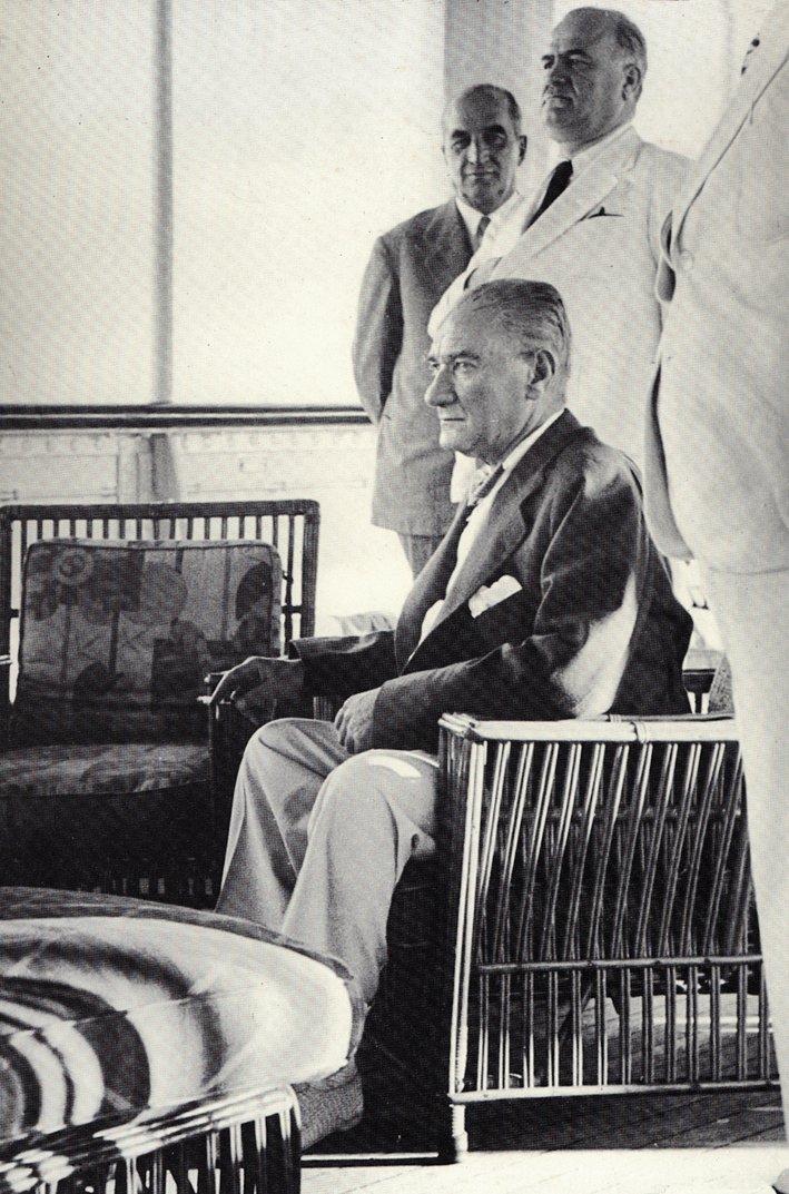 Mustafa Kemal Atatürk İstanbul’da Savarona yatında
