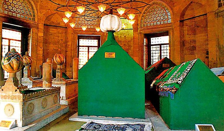 Sokullu Mehmed Paşa’nın türbesi içindeki sandukası