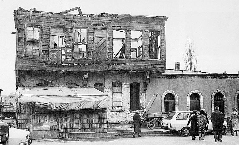 Kasımpaşa’da Türâbî Tekkesi’nin kalıntıları