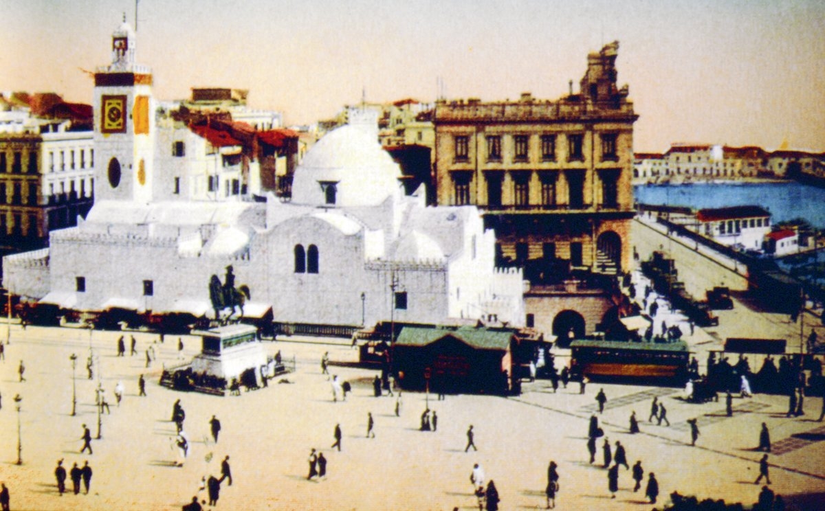 Cezayir’de el-Mescidü’l-cedîd ve hükümet konağı