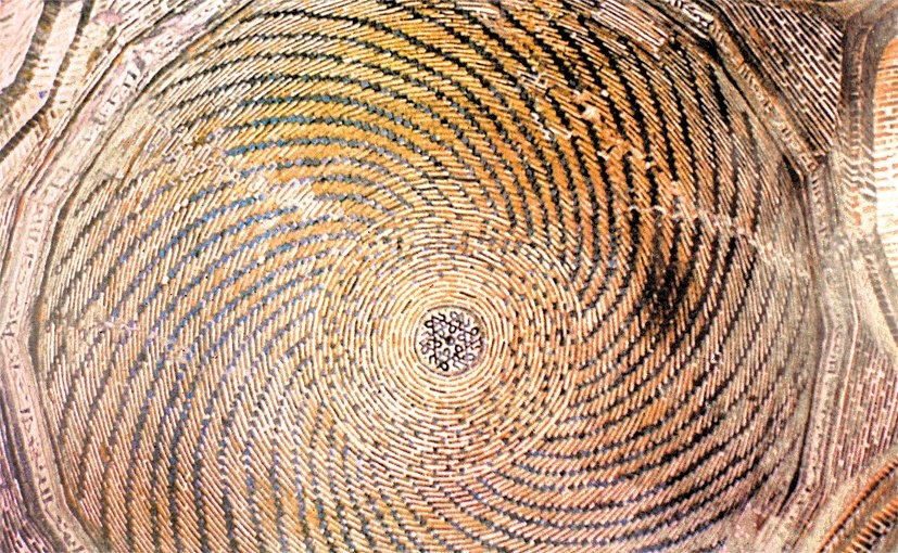 Malatya Ulucamii’nin tuğla örgülü, çini süslemeli kubbe içi