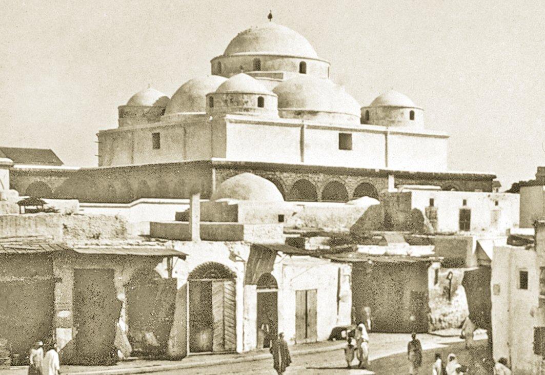 II. Abdülhamid döneminde çekilen bir fotoğrafta Seydi b. Arus Camii – Tunus