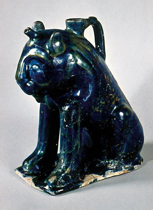 Rey’de bulunmuş, XIII. yüzyıla ait lüster tekniğinde yapılan kurbağa şeklindeki seramik testi (Museum für Islamische Kunst, nr. I, 5364)