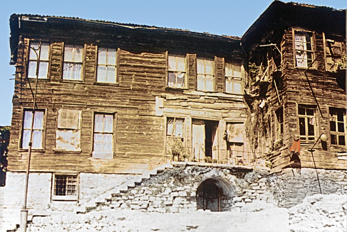 Kasımpaşa Mevlevîhânesi’nin eski bir fotoğrafı (Erdem Yücel fotoğraf arşivi)