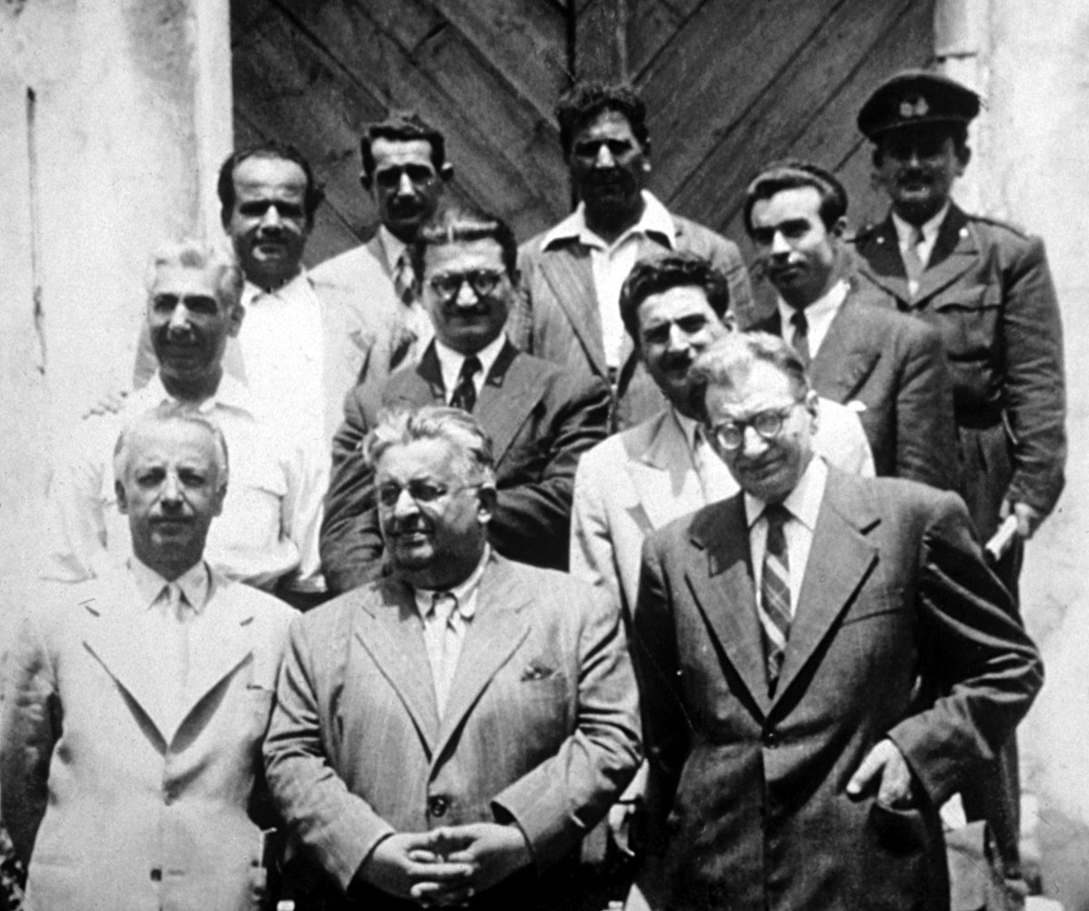 Türk Halk Birliği Merkezi’nde (soldan sağa) önde: Halil Bedii Yönetken, Mahmut Ragıp Gazimihal, Eflâtun Cem Güney, ortada: Sadi Yaver Ataman, İhsan Hınçer, Cahit Öztelli, arkada: Behçet Kemal Çağlar, Muzaffer Sarısözen, Cevdet Canbulut, Raci Damacı