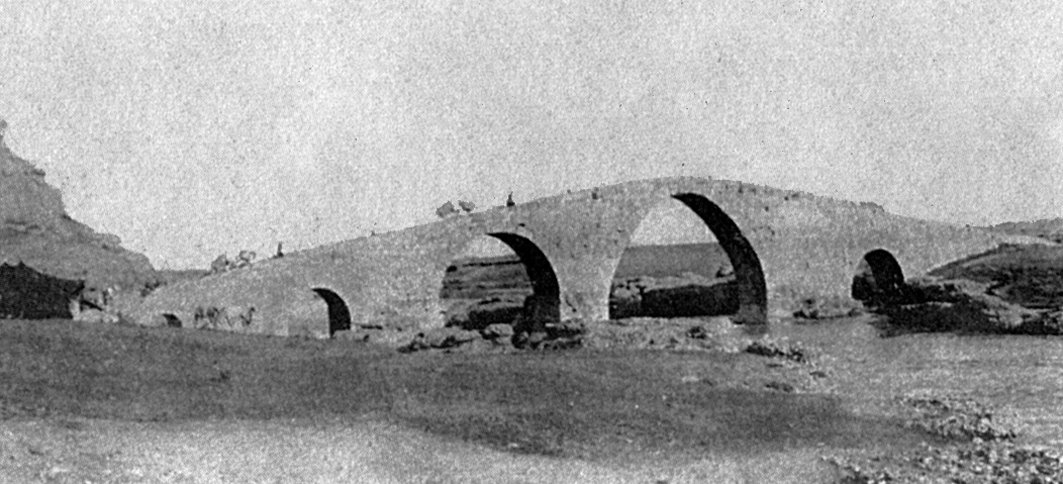 Anadolu’daki Selçuklu taş köprülerinin öncüsü sayılan Habur Köprüsü