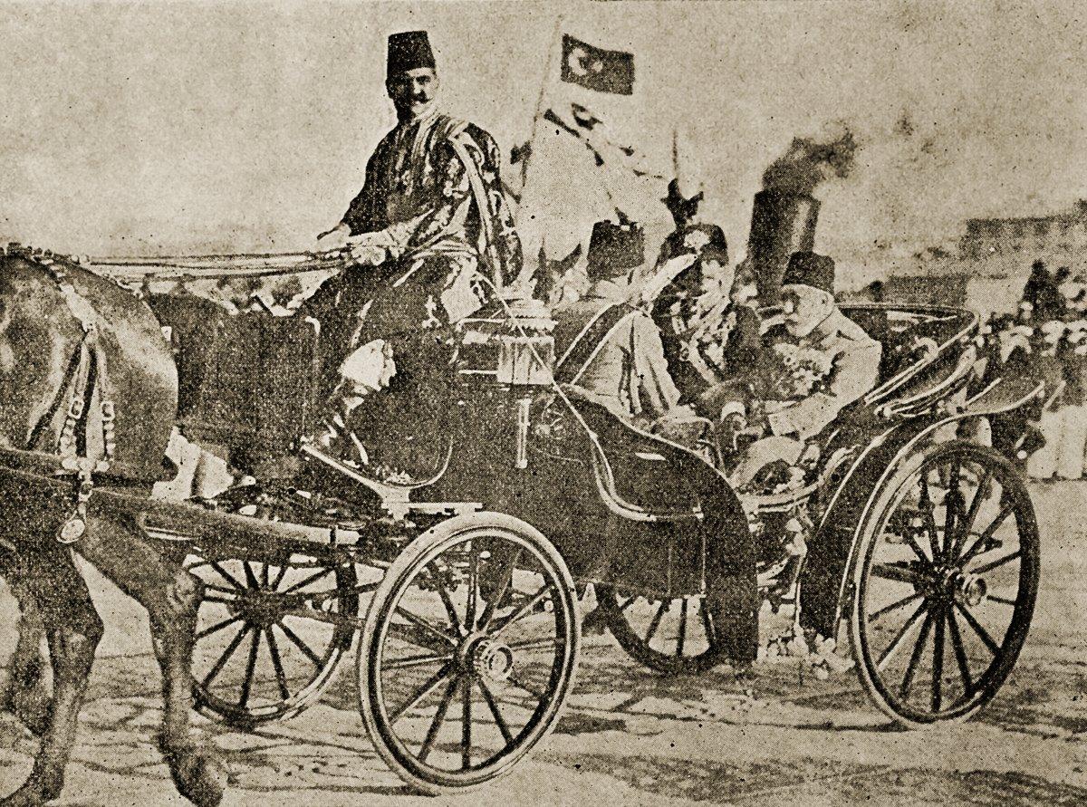 Avusturya-Macaristan İmparatoru I. Karl ve Sultan V. Mehmed saltanat arabasında