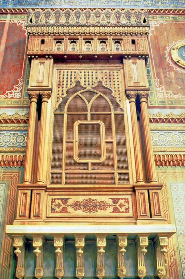 Sultan II. Abdülhamid’in, gül ağacından kendi eliyle yaptığı cumba kafesi (Yıldız Hamidiye Camii)