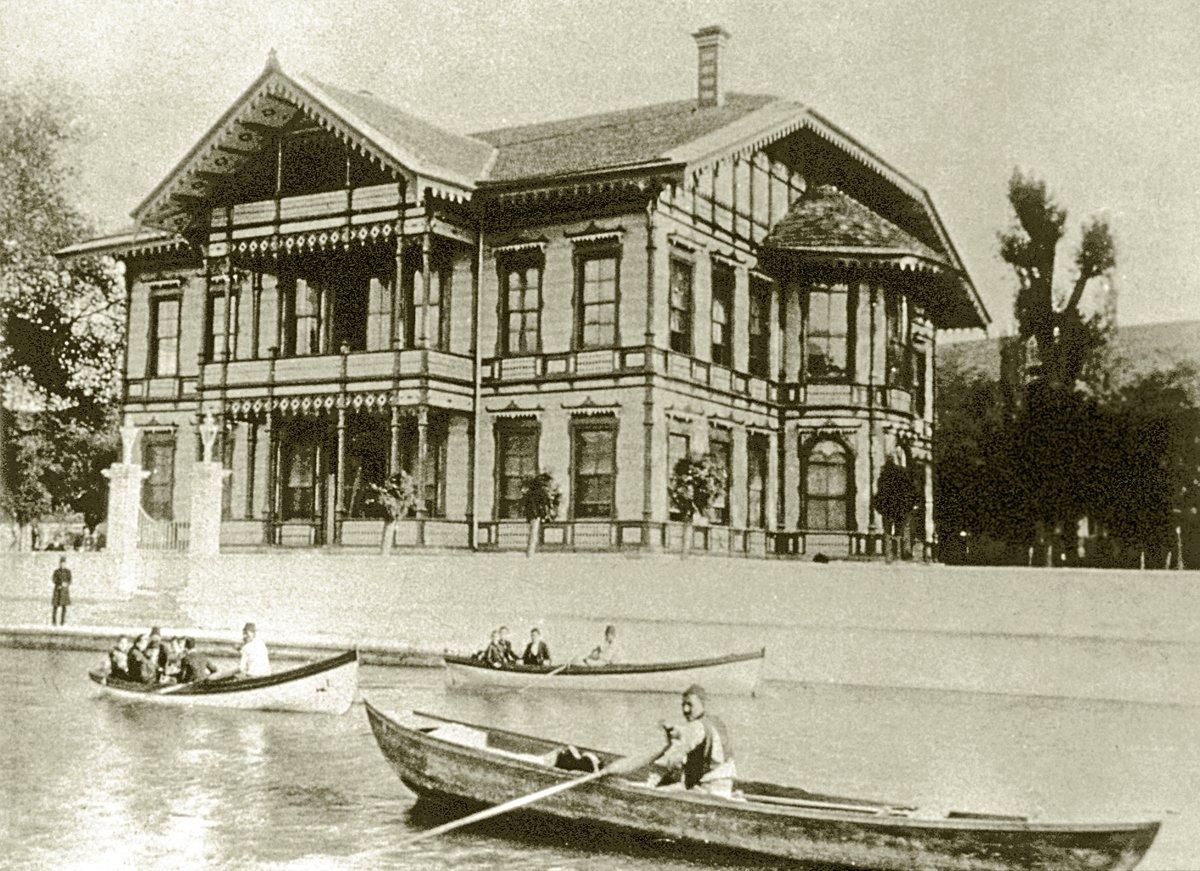İmrahor Kasrı’nın eski bir fotoğrafı (Semavi Eyice fotoğraf arşivi)