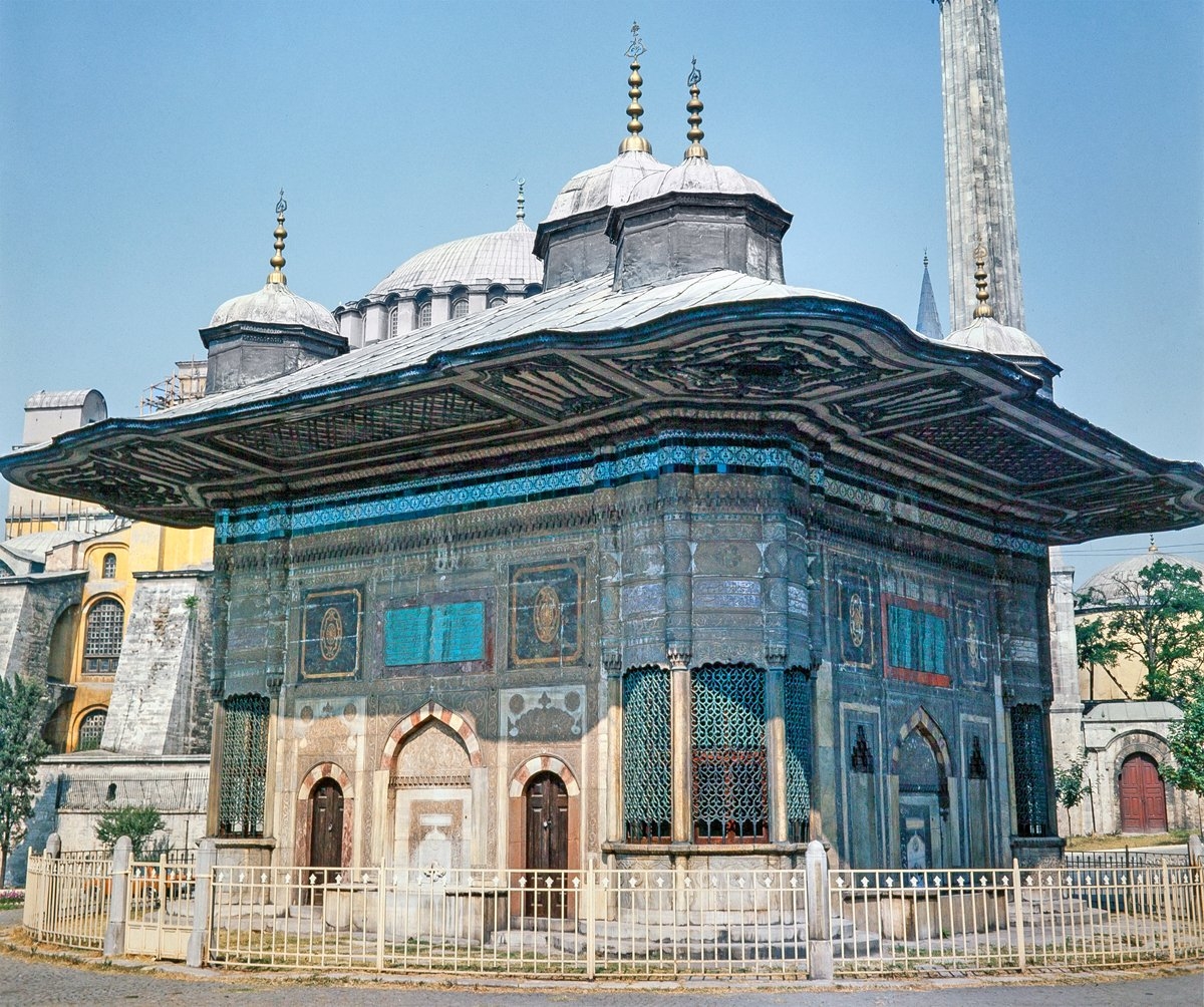 Ayasofya Meydanı’ndaki III. Ahmed Çeşmesi
