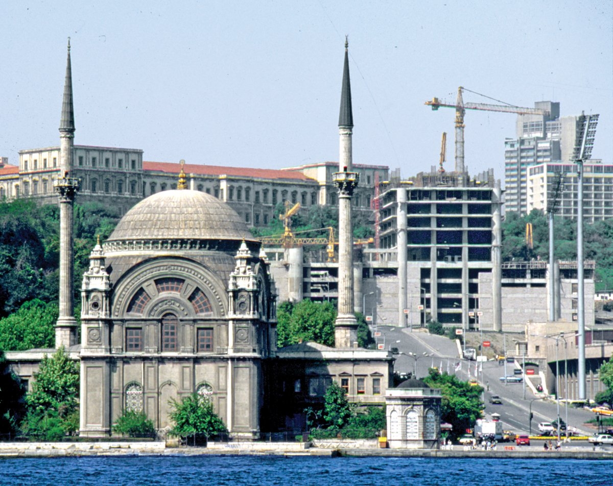 Dolmabahçe Camii – Beyoğlu/İstanbul