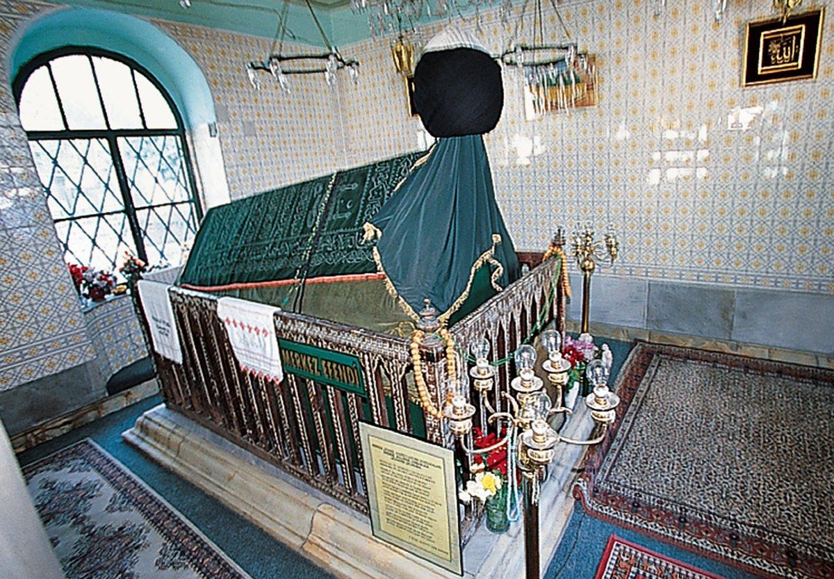 Merkez Efendi’nin sandukası