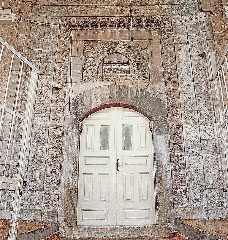 Adana’da Akçamescid’in taçkapısı