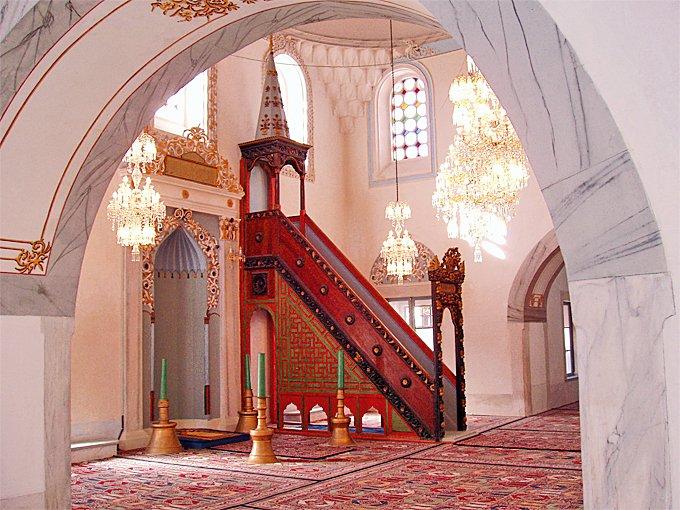 Rodos’ta Süleymaniye Camii’nin içinden bir görünüş