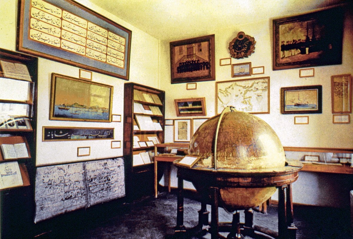İstanbul Deniz Müzesi’ninBahriye Mektebi odasından bir görünüş