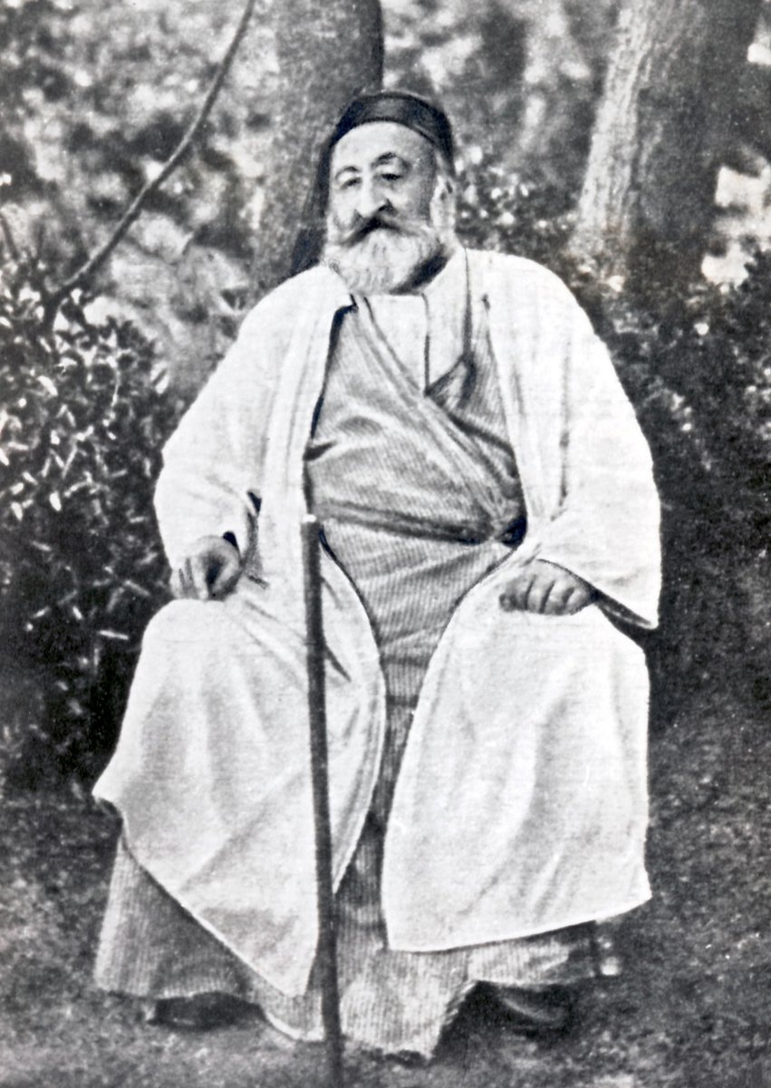 Ev içi kıyafetiyle Ahmed Vefik Paşa