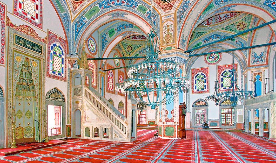 Sinan Paşa Camii’nin içinden bir görünüş