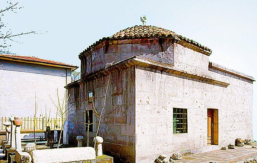Niğde Bor’daki Sarı Saltuk Türbesi