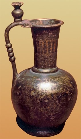 Ankara Etnografya Müzesi’ndeki eserlerden X. yüzyıla ait bir ibrik