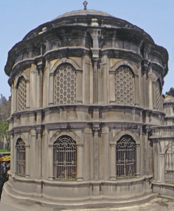 Dış hatları Batı üslûbunda biçimlenmiş olan Mihrişah Vâlide Sultan Türbesi – Eyüp/İstanbul